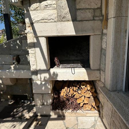 Romantic Stone- Studio Apartman Omis Exterior photo