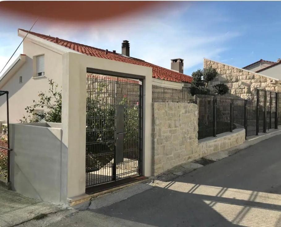 Romantic Stone- Studio Apartman Omis Exterior photo