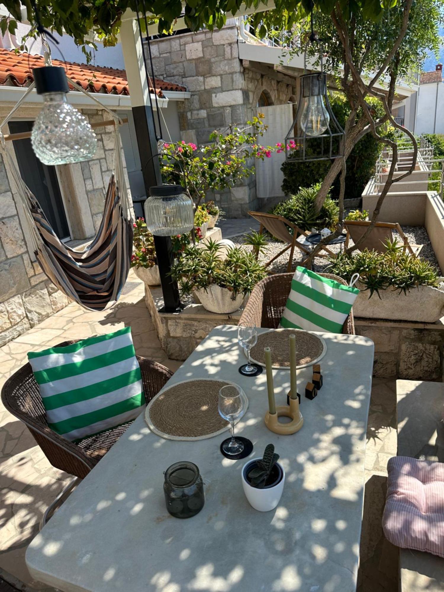 Romantic Stone- Studio Apartman Omis Exterior photo