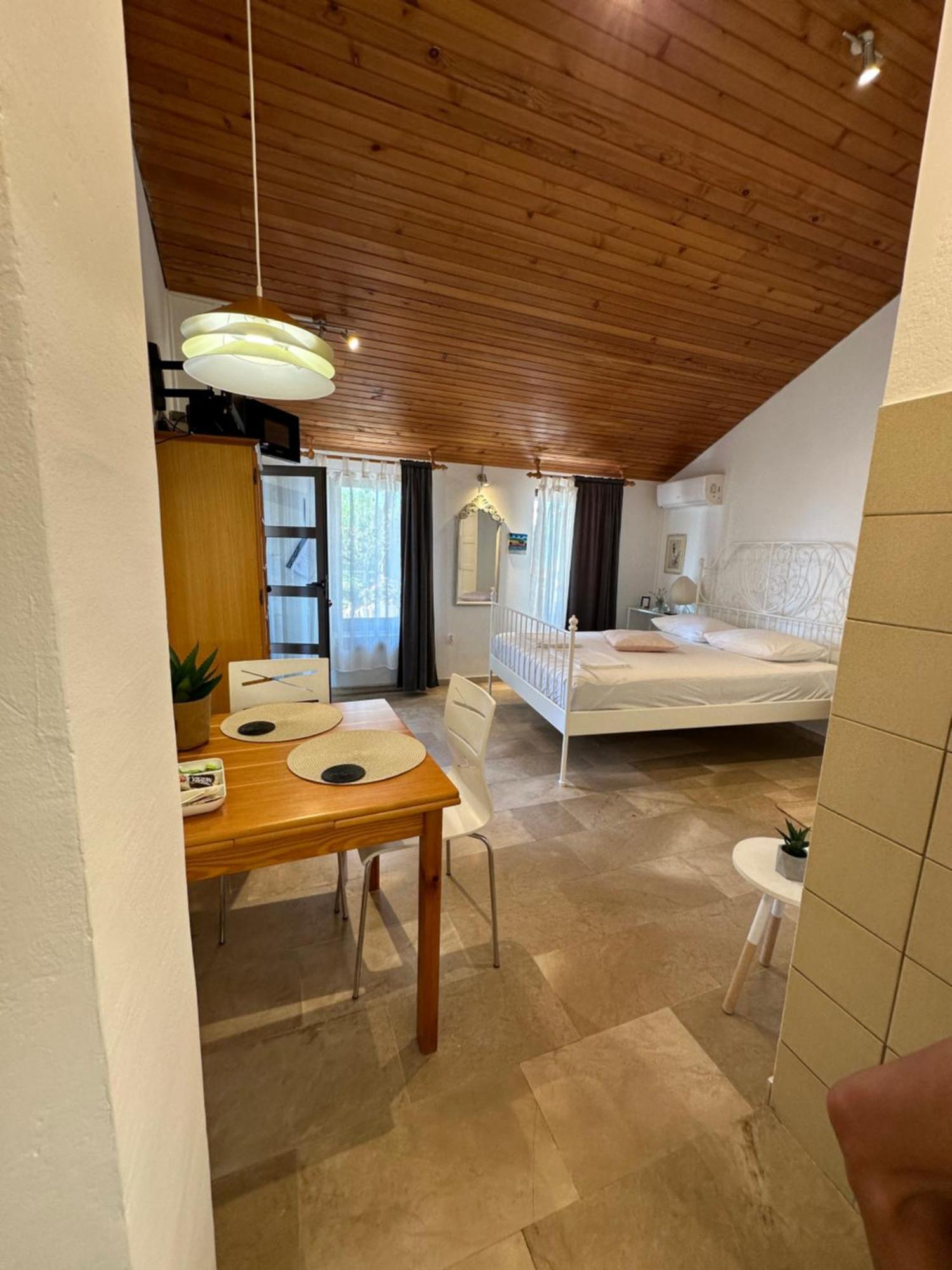 Romantic Stone- Studio Apartman Omis Exterior photo
